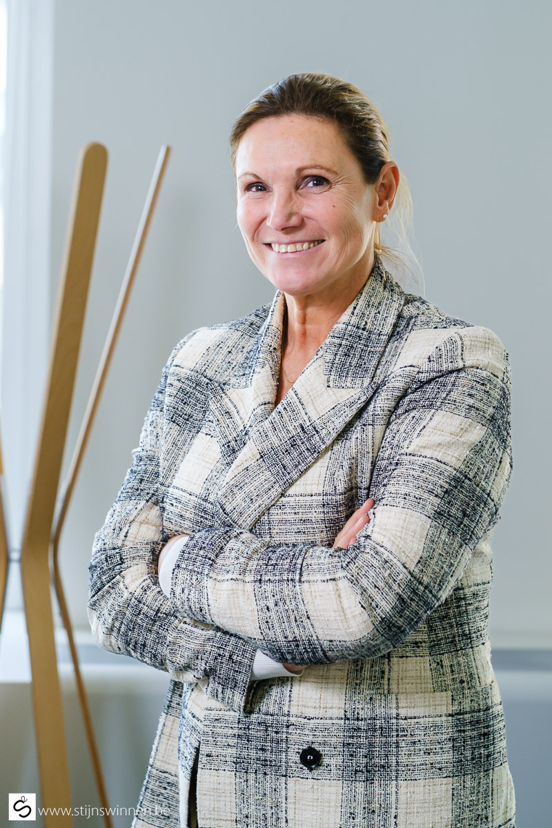 Portret van Elvira Haezendonck, professor aan VUB
